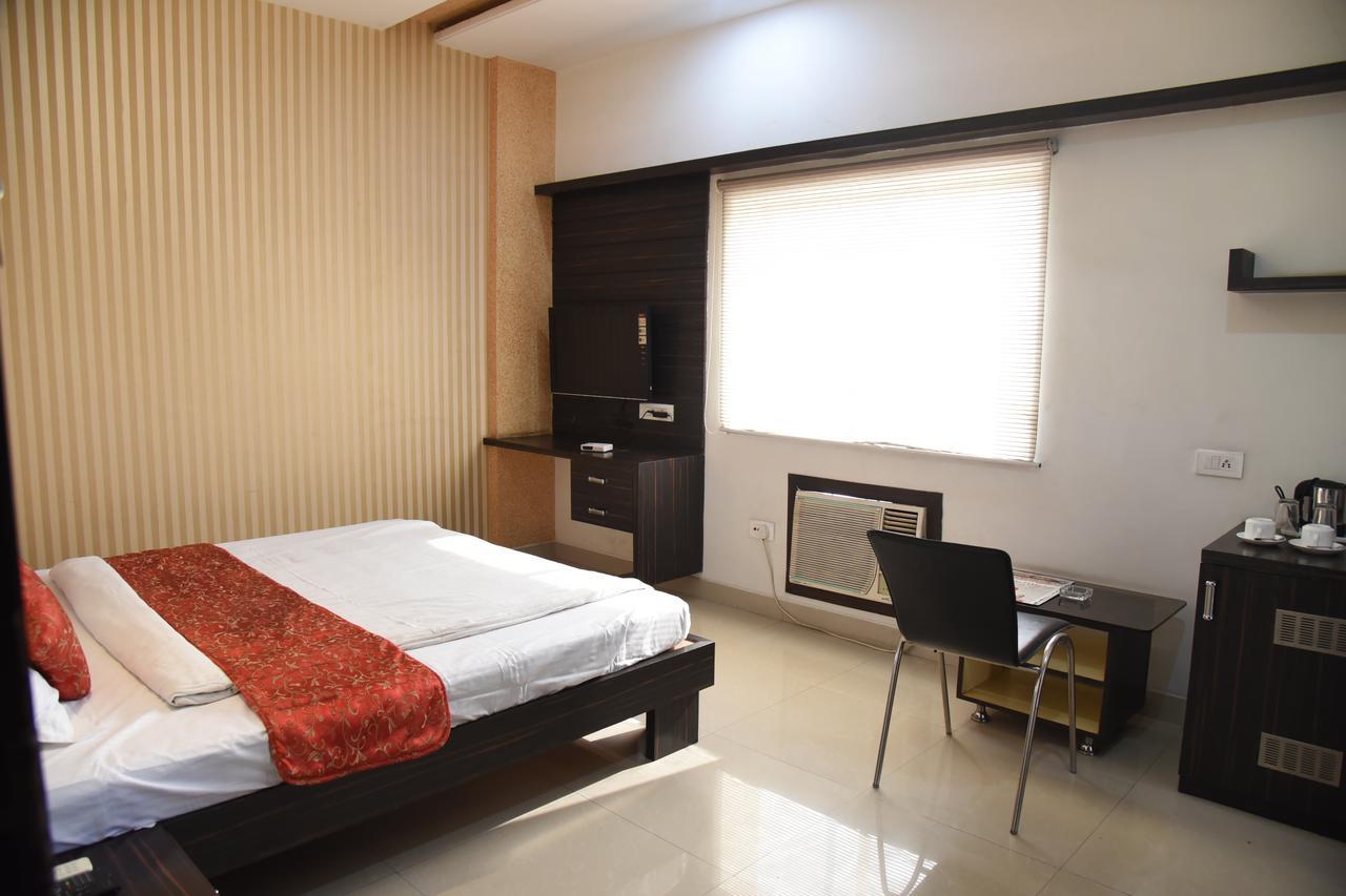 Hotel Pink Pearl Raigarh Номер фото