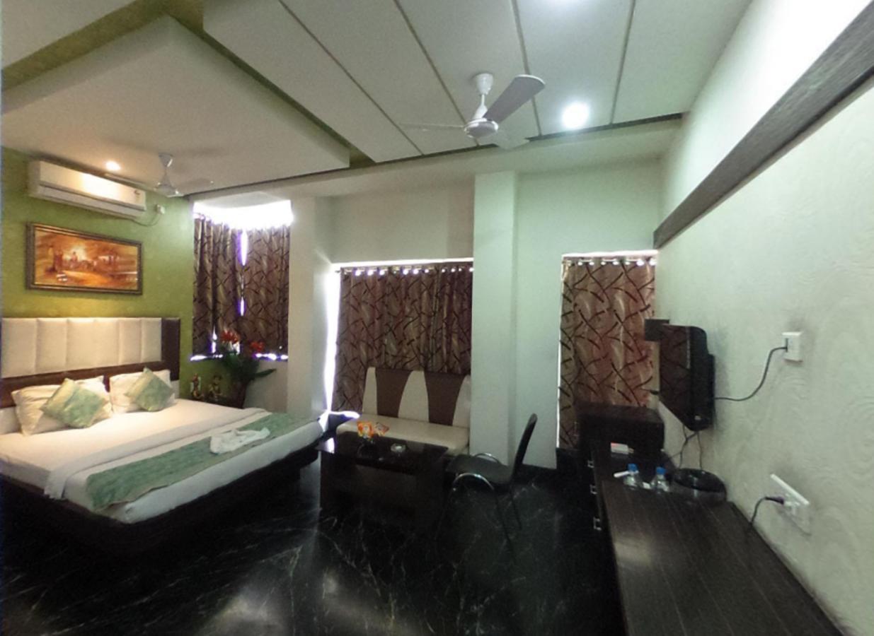 Hotel Pink Pearl Raigarh Екстер'єр фото