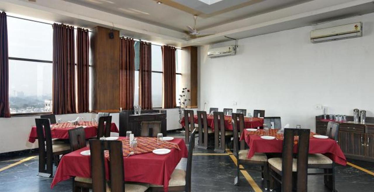 Hotel Pink Pearl Raigarh Екстер'єр фото