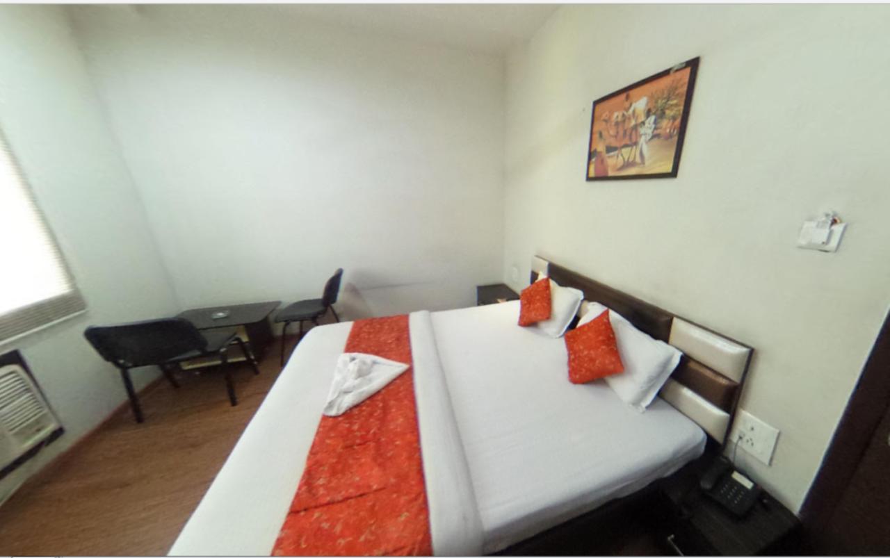 Hotel Pink Pearl Raigarh Екстер'єр фото